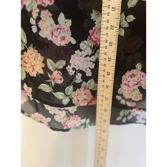 No Boundaries Large Blouse Chiffon Black Floral Sheer Round Hem Roll Tab V Neck - Picture 3 of 6